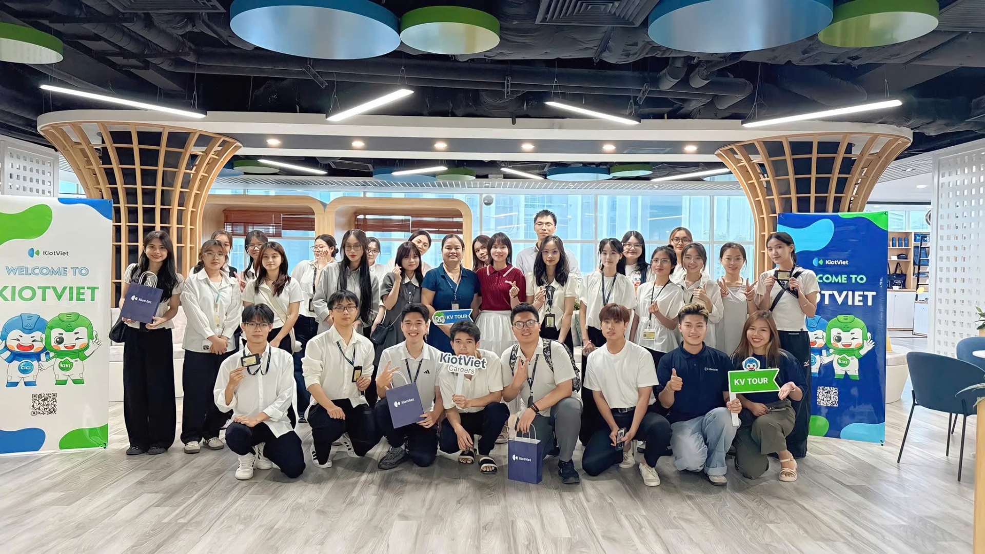 company tour kiotviet